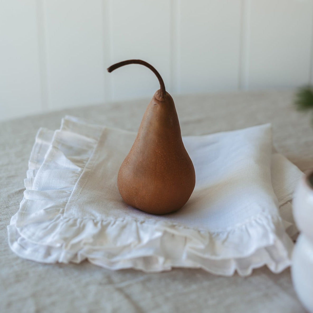 White Ruffle Linen Napkin (Set of 4)