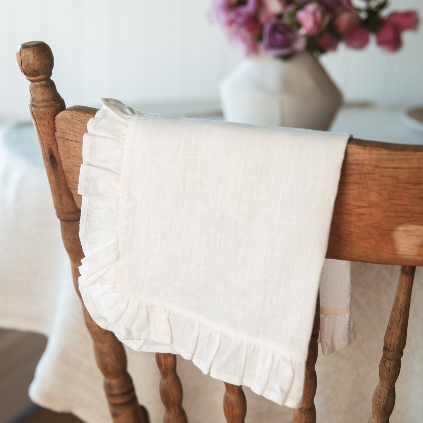 White Ruffle Linen Napkin (Set of 4)